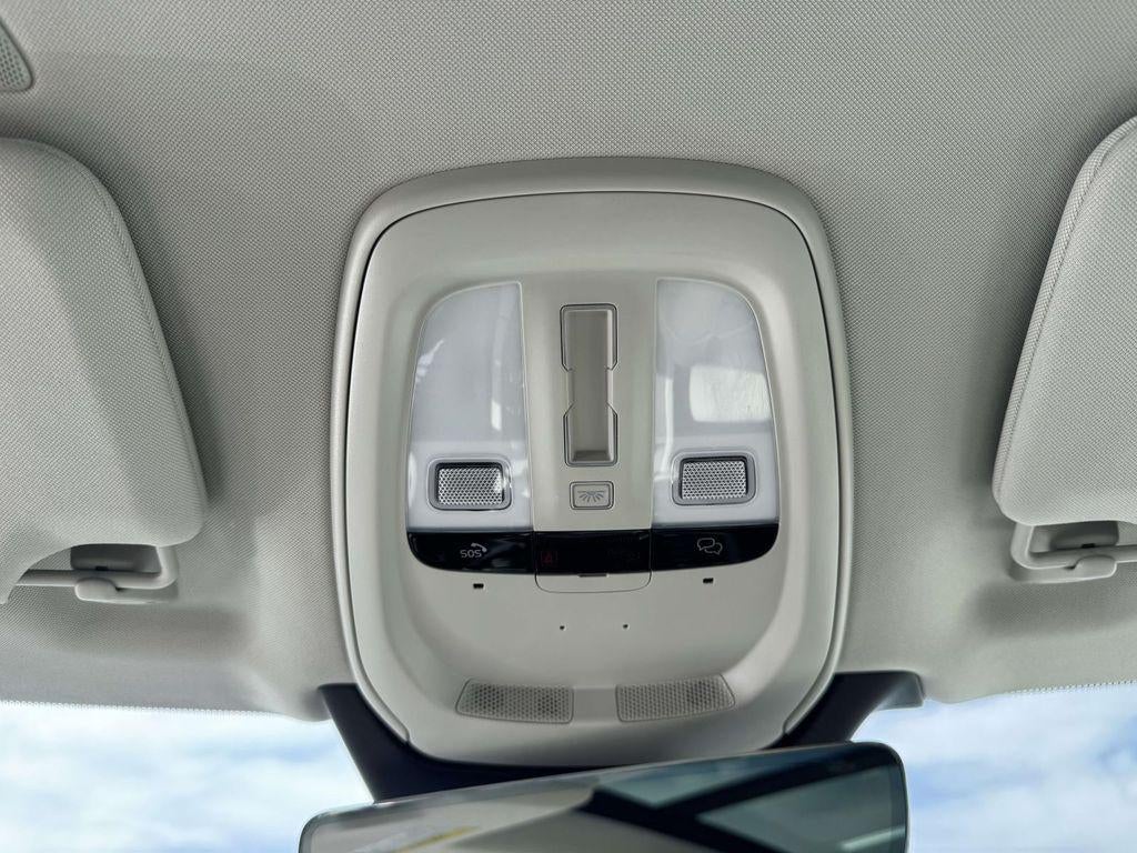 2024 Volvo XC90 Recharge Plug-In Hybrid T8 Plus Bright Theme 7-Seater