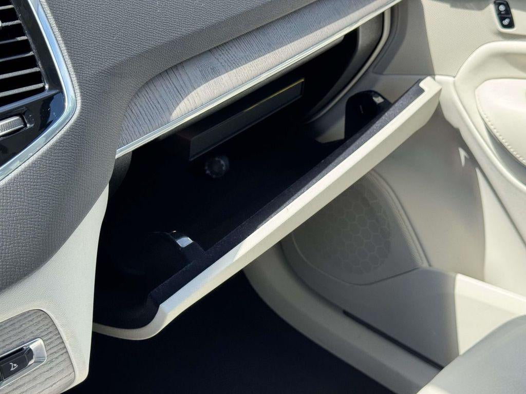 2024 Volvo XC90 Recharge Plug-In Hybrid T8 Plus Bright Theme 7-Seater