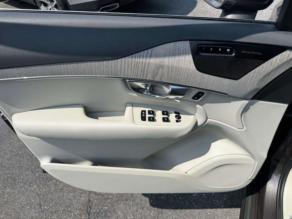 2024 Volvo XC90 Recharge Plug-In Hybrid T8 Plus Bright Theme 7-Seater