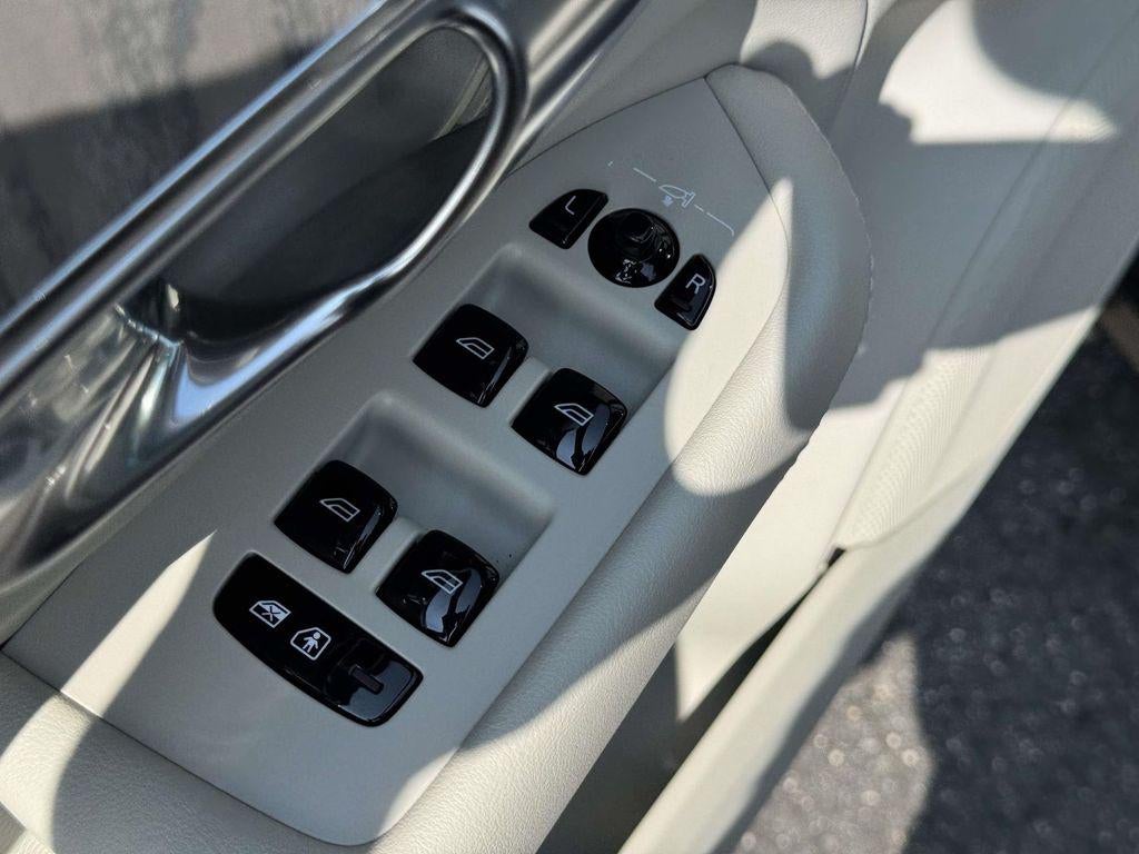 2024 Volvo XC90 Recharge Plug-In Hybrid T8 Plus Bright Theme 7-Seater