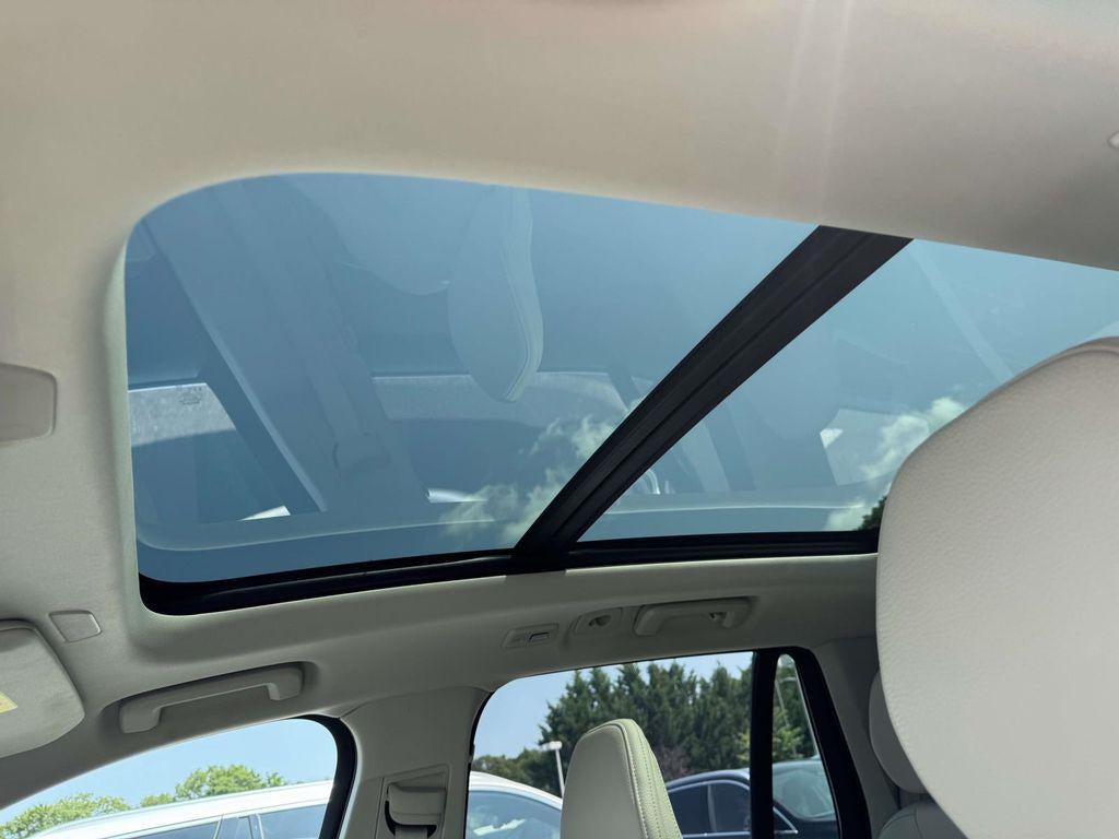 2024 Volvo XC90 Recharge Plug-In Hybrid T8 Plus Bright Theme 7-Seater