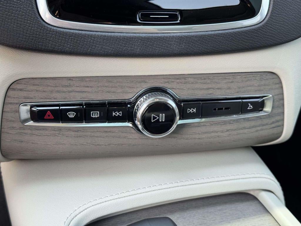 2024 Volvo XC90 Recharge Plug-In Hybrid T8 Plus Bright Theme 7-Seater