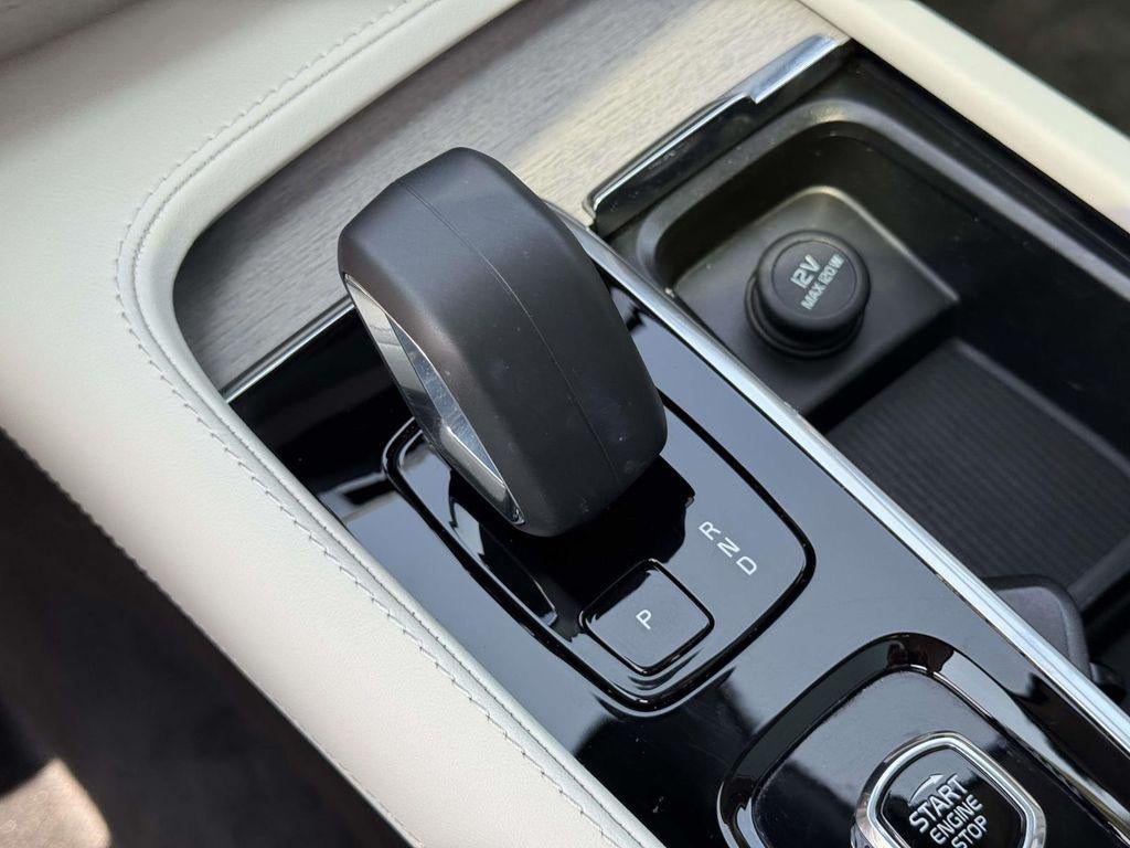2024 Volvo XC90 Recharge Plug-In Hybrid T8 Plus Bright Theme 7-Seater