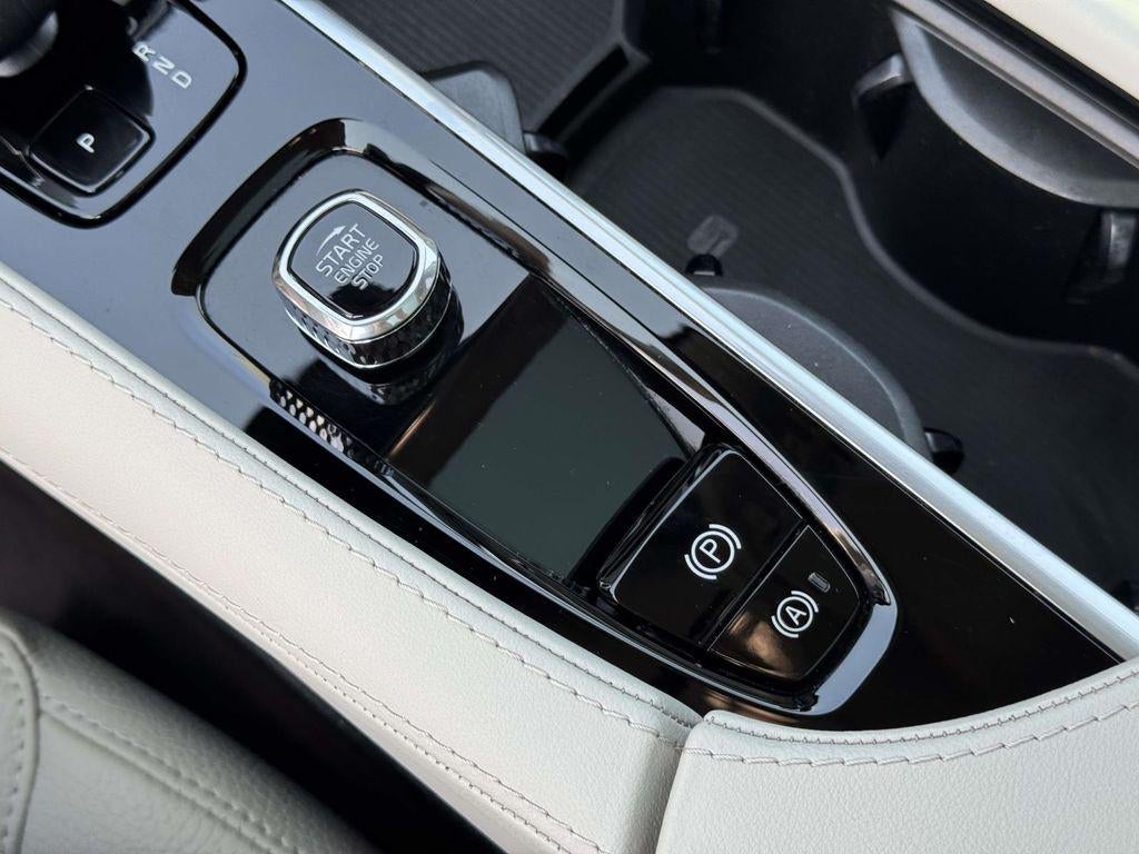 2024 Volvo XC90 Recharge Plug-In Hybrid T8 Plus Bright Theme 7-Seater