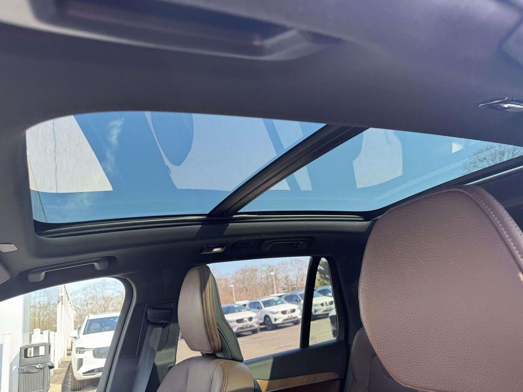 2024 Volvo XC90 Recharge Plug-In Hybrid T8 Plus Bright Theme 7-Seater