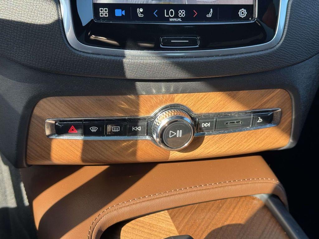 2024 Volvo XC90 Recharge Plug-In Hybrid T8 Plus Bright Theme 7-Seater