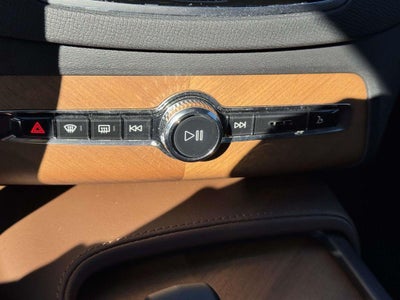 2023 Volvo XC90 Recharge Plug-In Hybrid T8 Plus Bright Theme 7-Seater