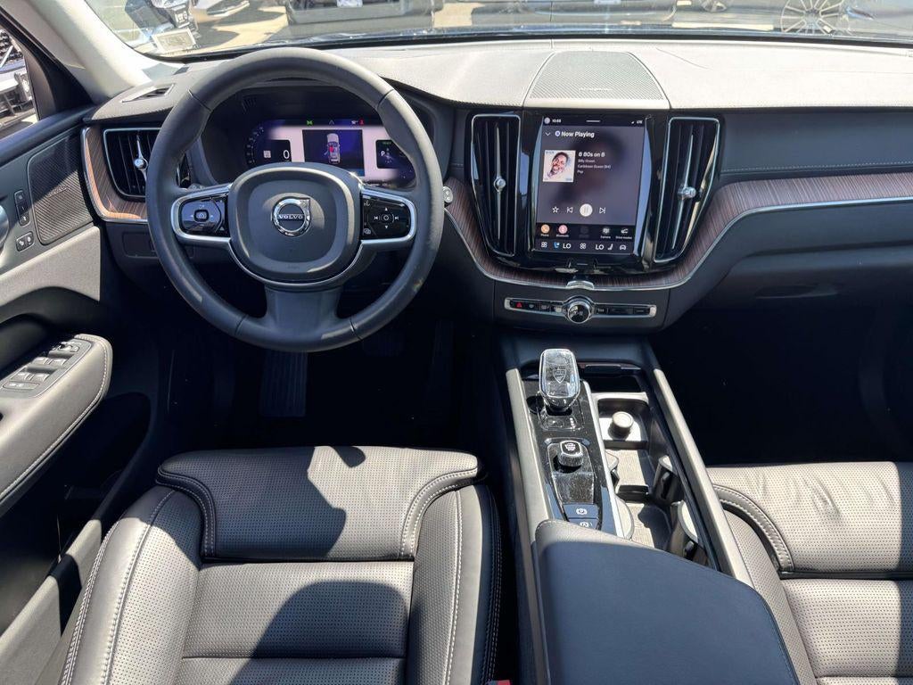2024 Volvo XC60 Recharge Plug-In Hybrid T8 Ultimate Dark Theme