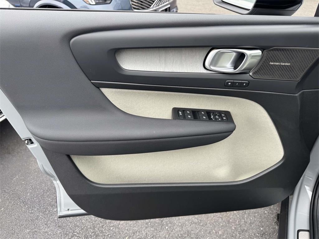 2026 Volvo XC90 Plug-In Hybrid T8 Plus 6-Seater