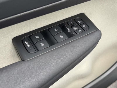 2026 Volvo XC90 Plug-In Hybrid T8 Plus 6-Seater