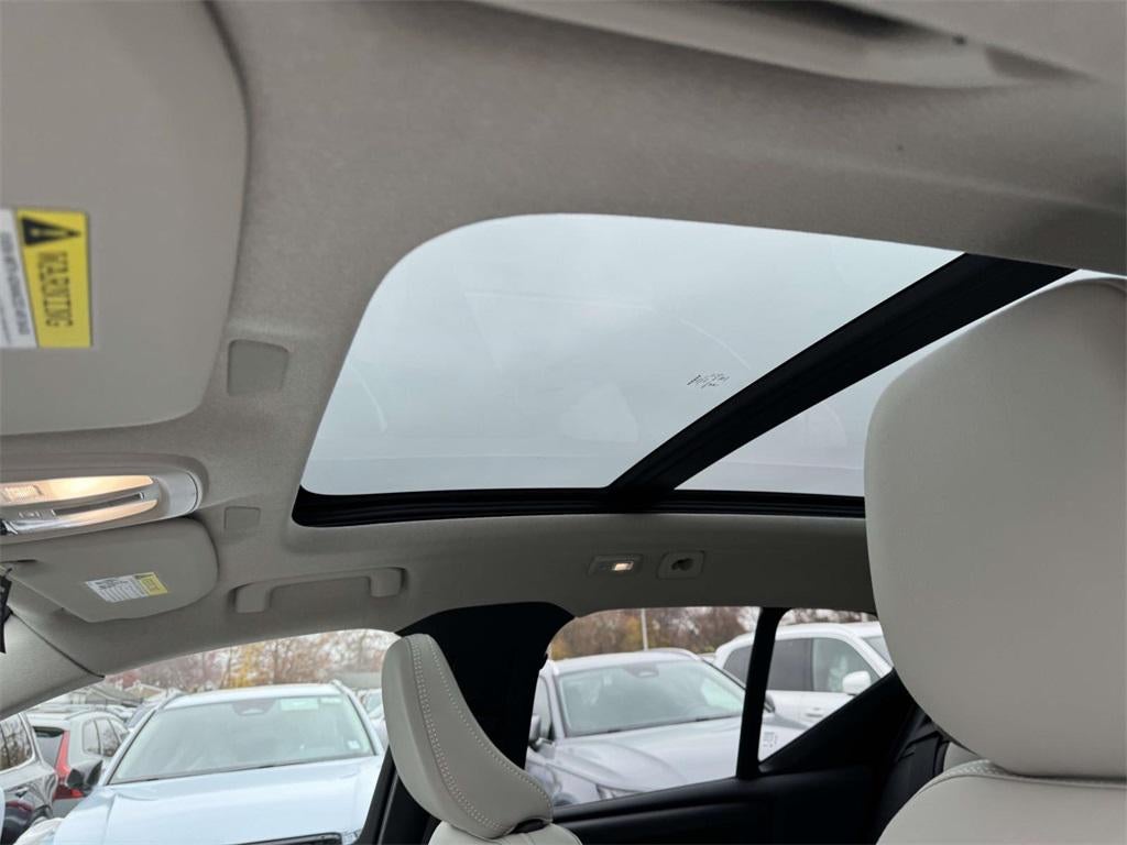 2026 Volvo XC90 Plug-In Hybrid T8 Plus 6-Seater