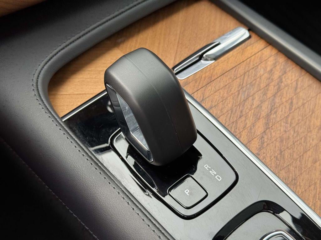 2025 Volvo XC90 Plug-In Hybrid T8 Plus 7-Seater