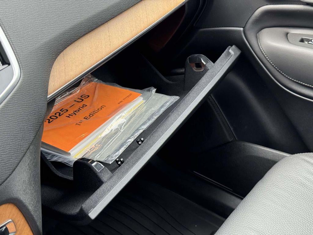 2025 Volvo XC90 Plug-In Hybrid T8 Plus 7-Seater