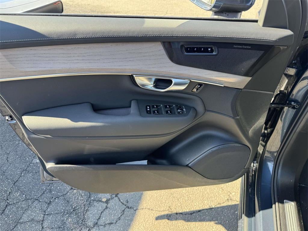 2026 Volvo XC90 Plug-In Hybrid Plus, T8 AWD, Electric/Gasoline, Bright, 7 Seats