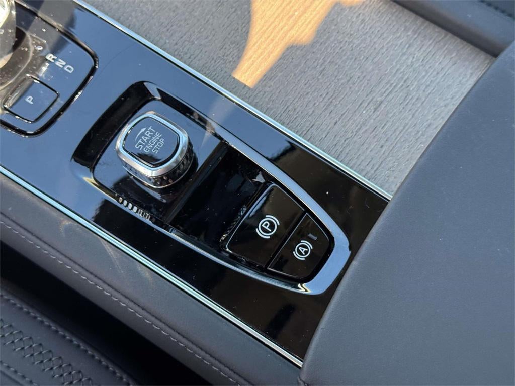 2026 Volvo XC90 Plug-In Hybrid Plus, T8 AWD, Electric/Gasoline, Bright, 7 Seats