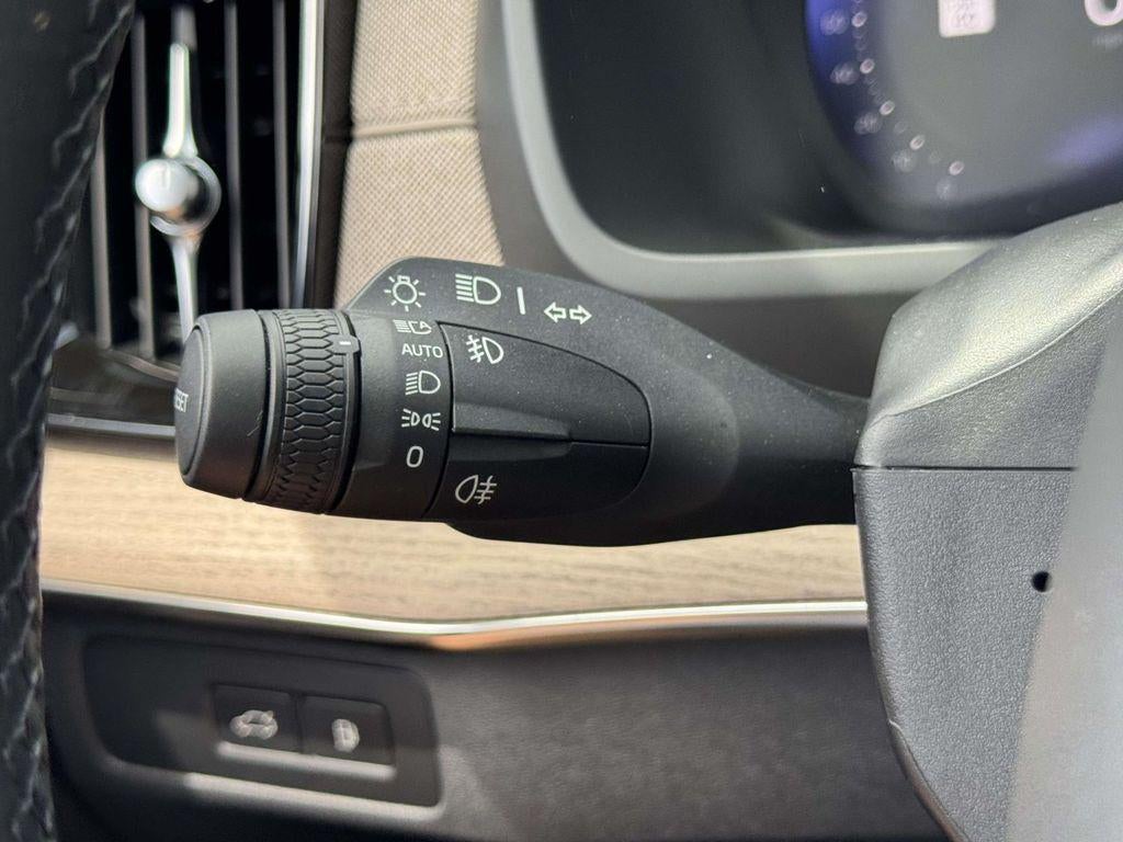 2026 Volvo XC90 Plug-In Hybrid Plus, T8 AWD, Electric/Gasoline, Bright, 7 Seats