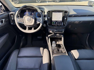 2026 Volvo XC40 Plus, B4 FWD Gas (mild hybrid), Dark