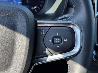 2026 Volvo XC40 Plus, B4 FWD Gas (mild hybrid), Dark