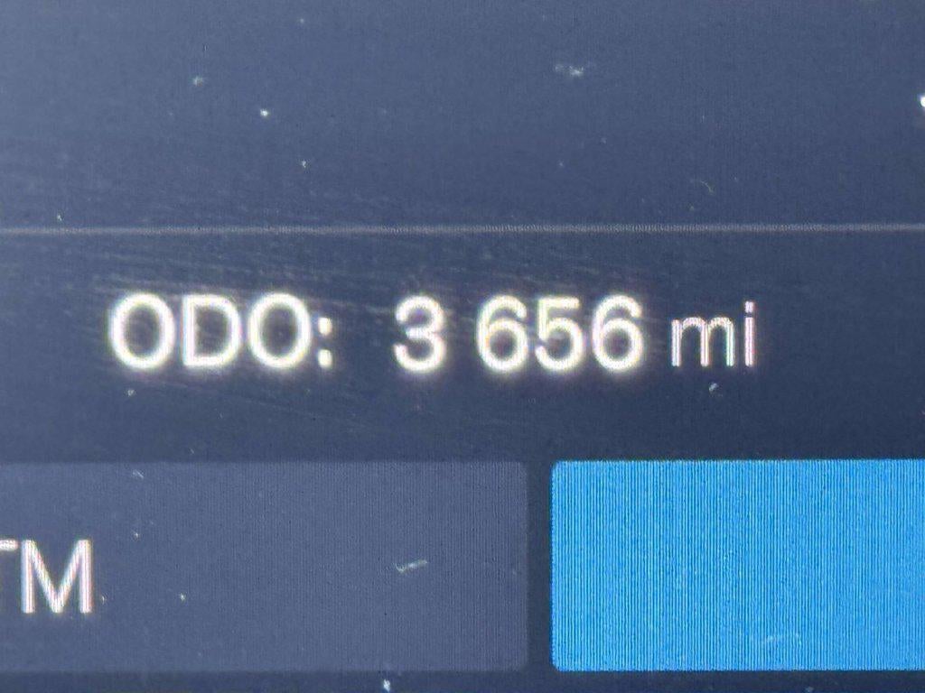 2026 Volvo XC40 Plus, B4 FWD Gas (mild hybrid), Dark