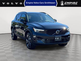 2026 Volvo XC40 Plus, B4 FWD Gas (mild hybrid), Dark