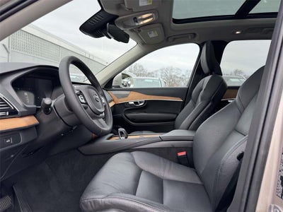2024 Volvo XC90 B5 Plus Bright Theme