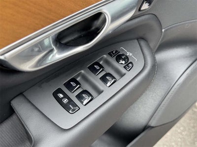 2024 Volvo XC90 B5 Plus Bright Theme