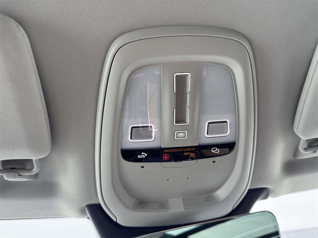 2024 Volvo XC90 B5 Plus Bright Theme