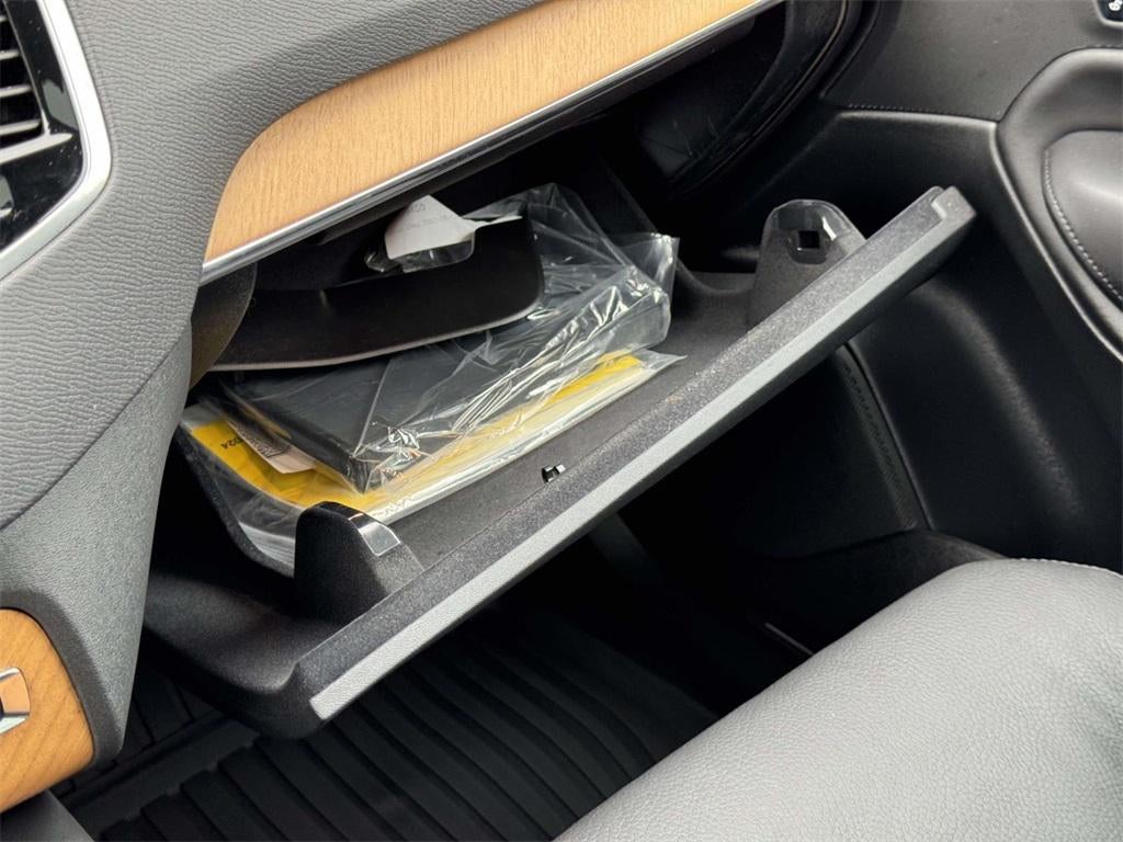 2024 Volvo XC90 B5 Plus Bright Theme