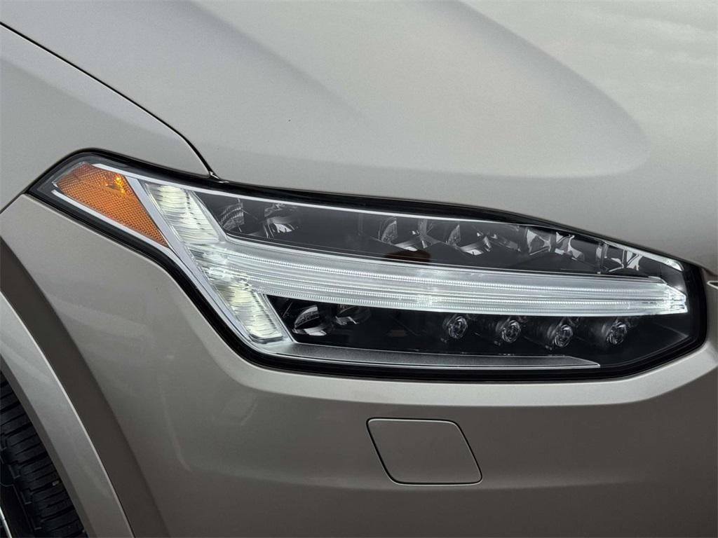 2024 Volvo XC90 B5 Plus Bright Theme