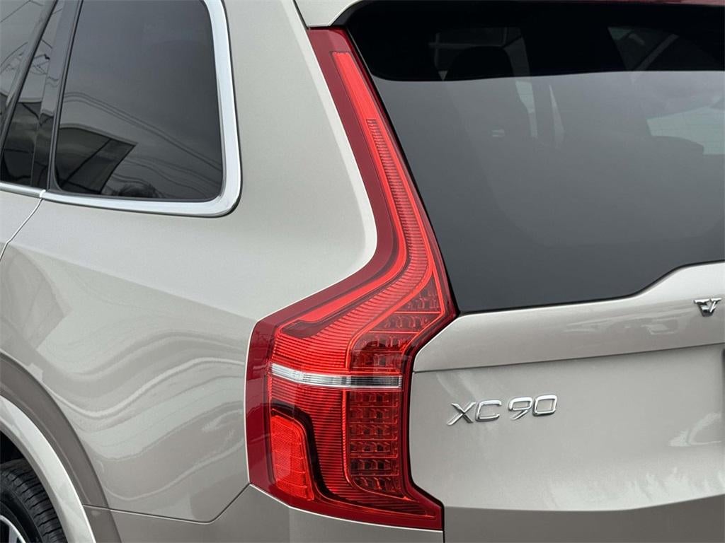 2024 Volvo XC90 B5 Plus Bright Theme