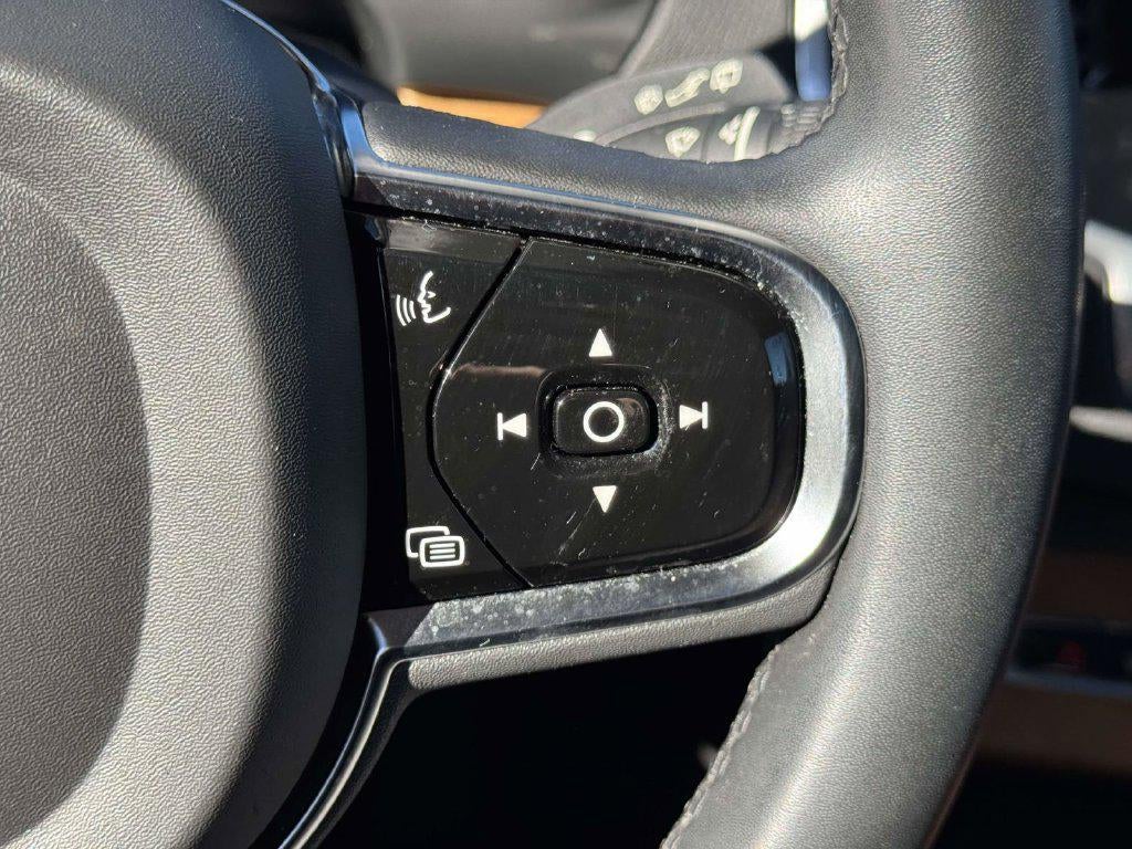 2024 Volvo XC90 B5 Plus Bright Theme