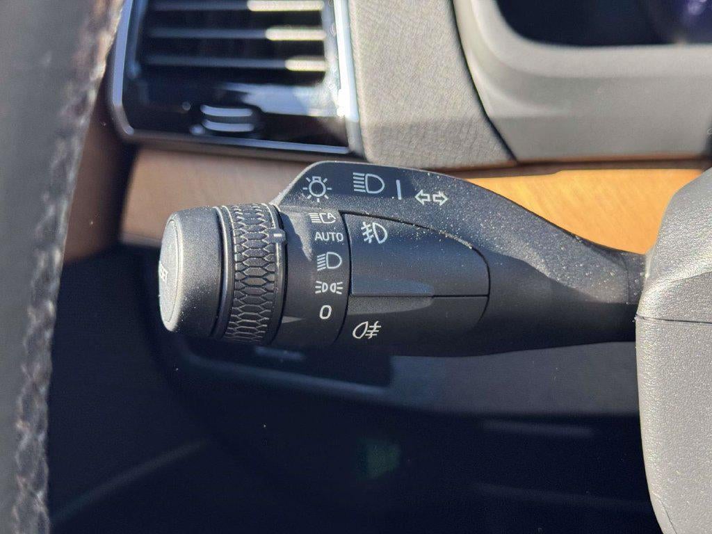 2024 Volvo XC90 B5 Plus Bright Theme
