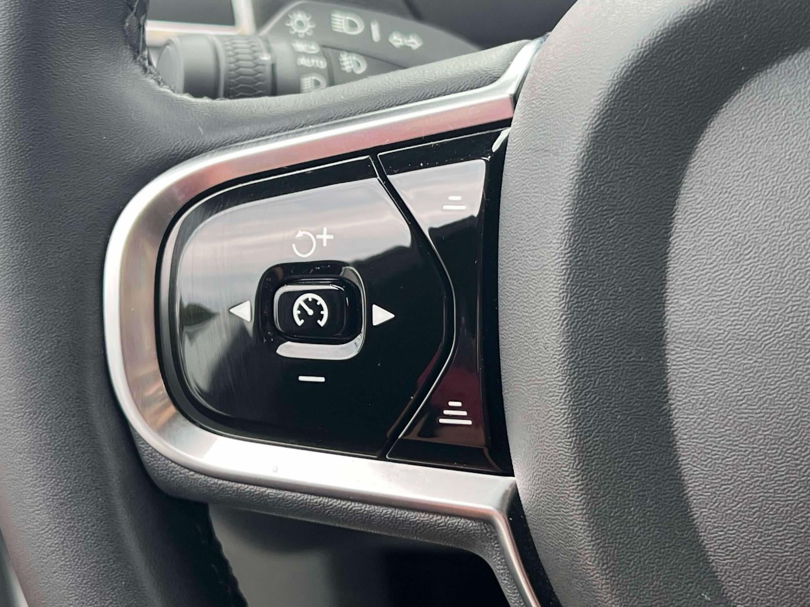 2024 Volvo XC90 B5 Core Bright Theme