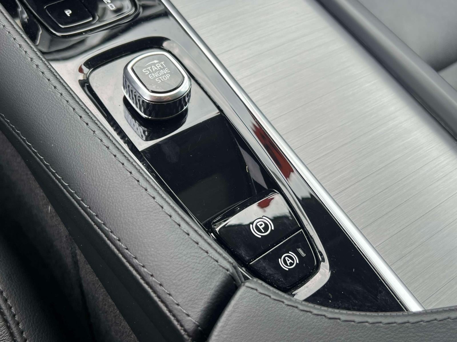 2024 Volvo XC90 B5 Core Bright Theme