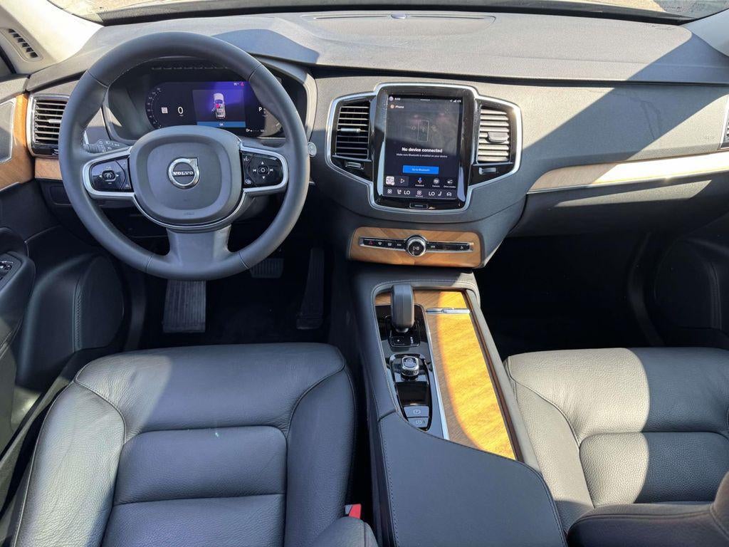 2023 Volvo XC90 B5 Plus
