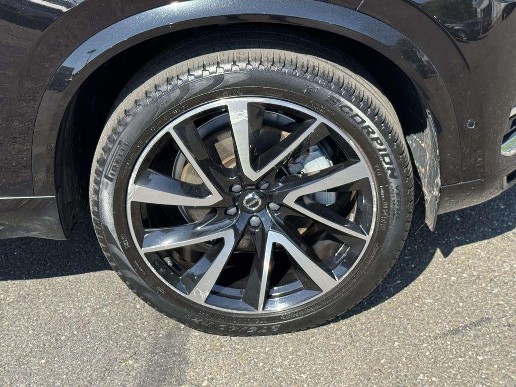 2023 Volvo XC90 B5 Plus