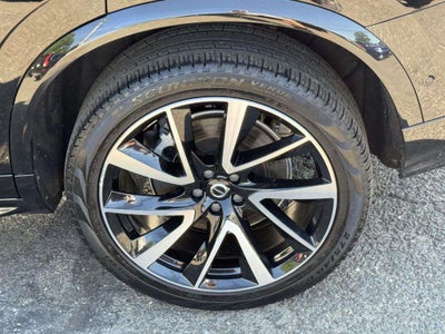 2023 Volvo XC90 B5 Plus
