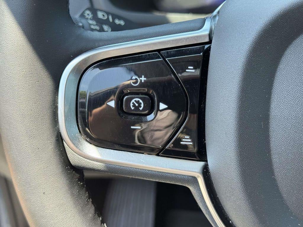 2023 Volvo XC90 B5 Core