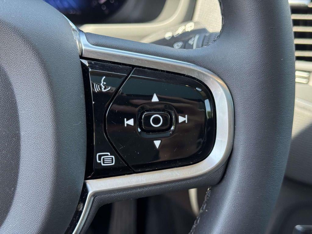 2023 Volvo XC90 B5 Core