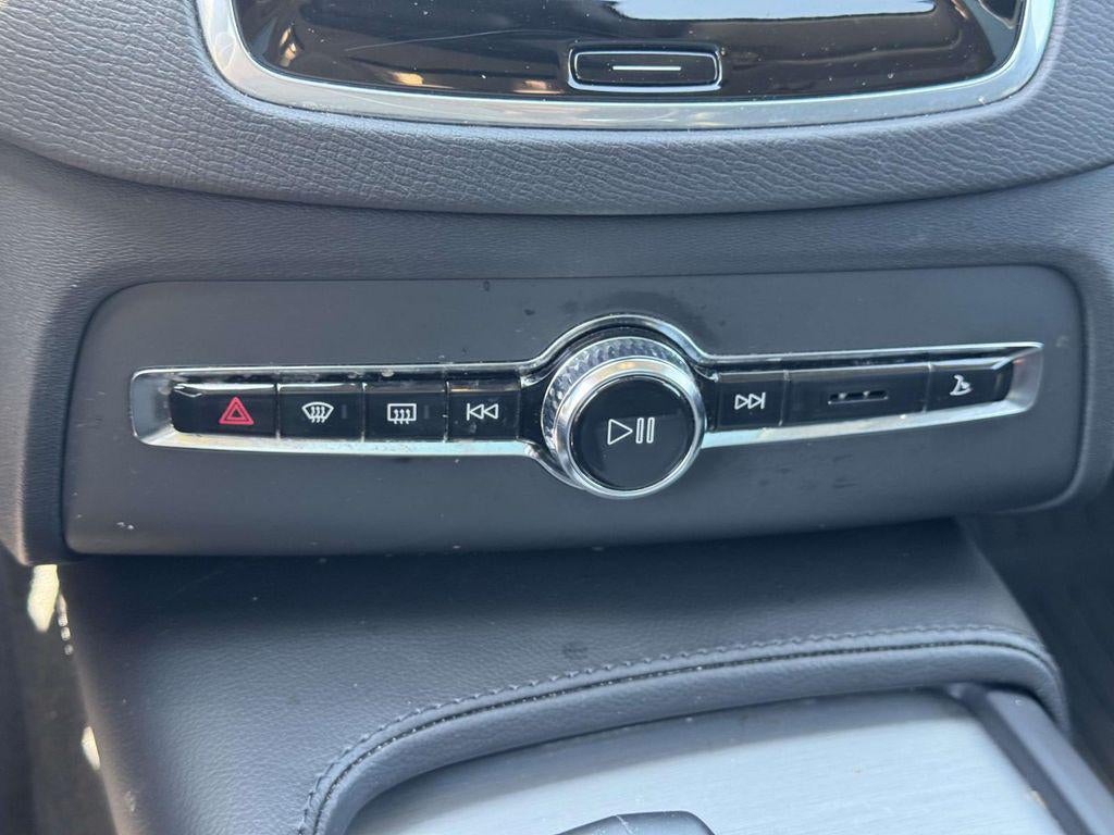 2023 Volvo XC90 B5 Core
