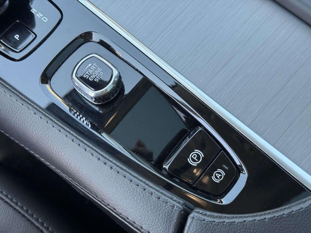 2023 Volvo XC90 B5 Core