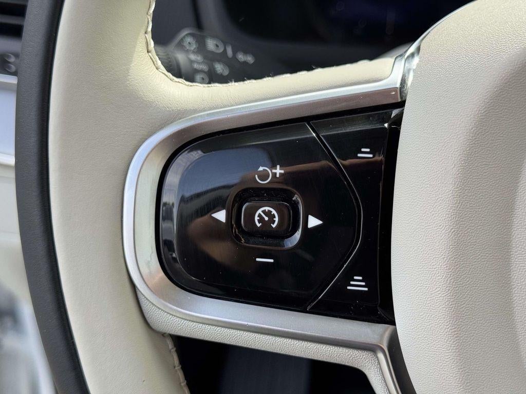 2023 Volvo XC90 B5 Core