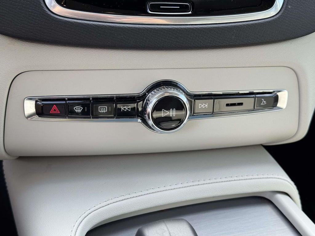 2023 Volvo XC90 B5 Core