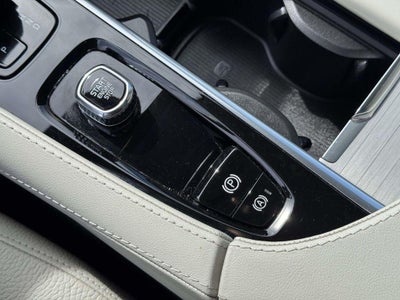 2023 Volvo XC90 B5 Core