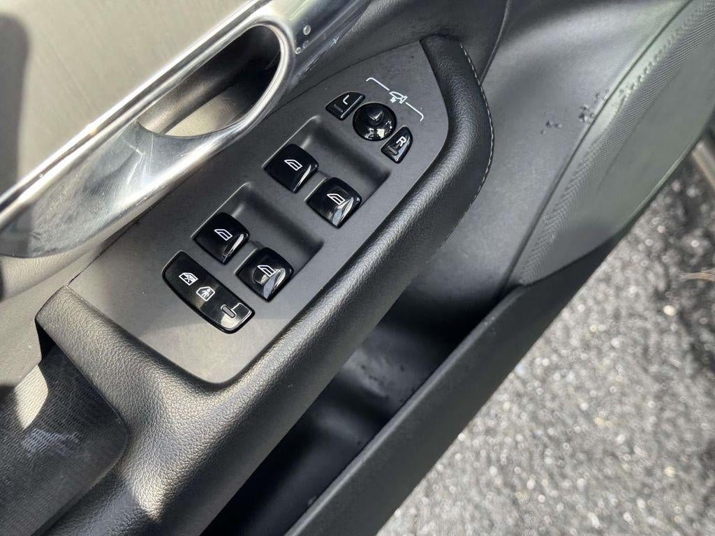 2023 Volvo XC90 B5 Core