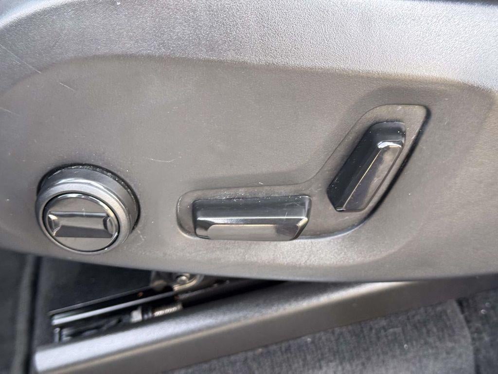 2023 Volvo XC90 B5 Core