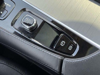 2023 Volvo XC90 B5 Core