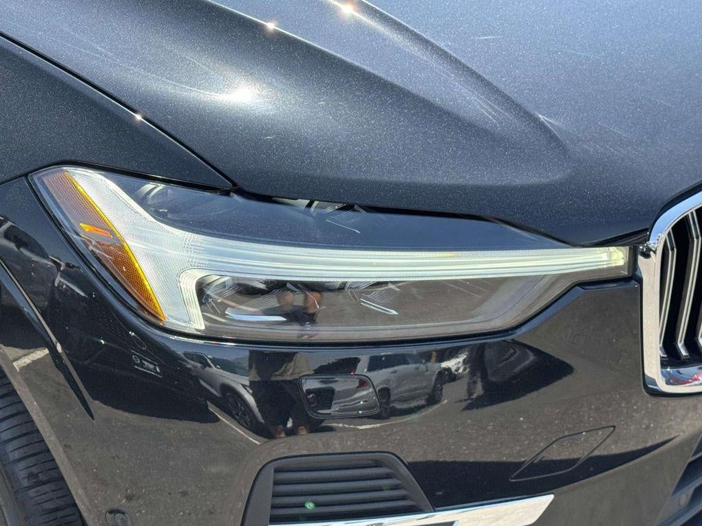 2023 Volvo XC60 B5 Ultimate Bright Theme