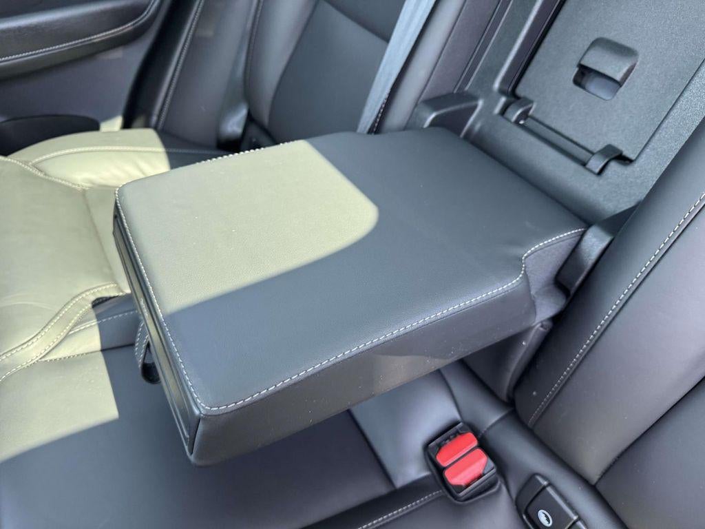 2023 Volvo XC60 B5 Ultimate Bright Theme