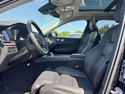 2023 Volvo XC60 B5 Ultimate Bright Theme